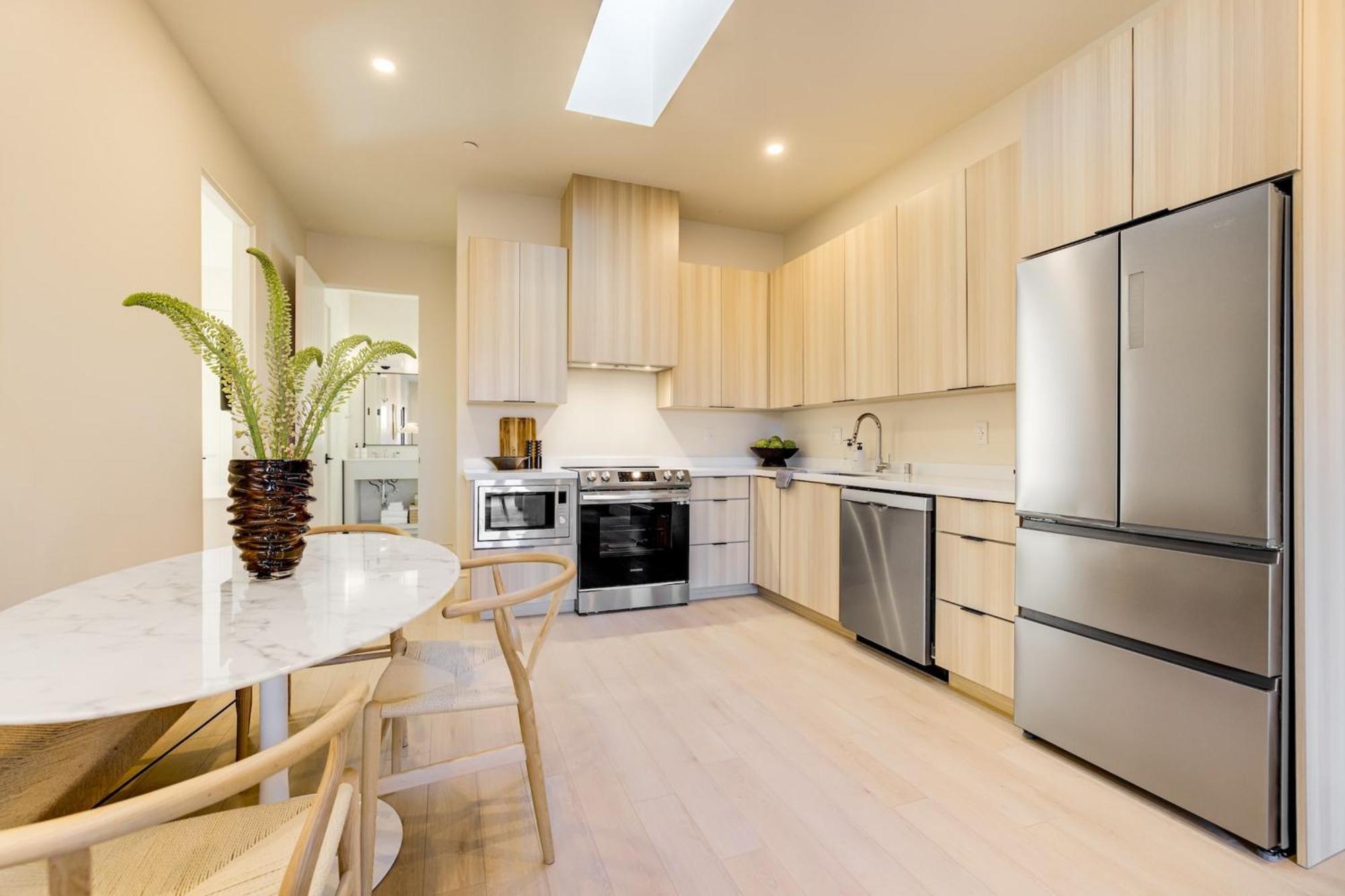 Casa De La Vina - Boutique Apartments In Downtown Santa Barbara Bagian luar foto