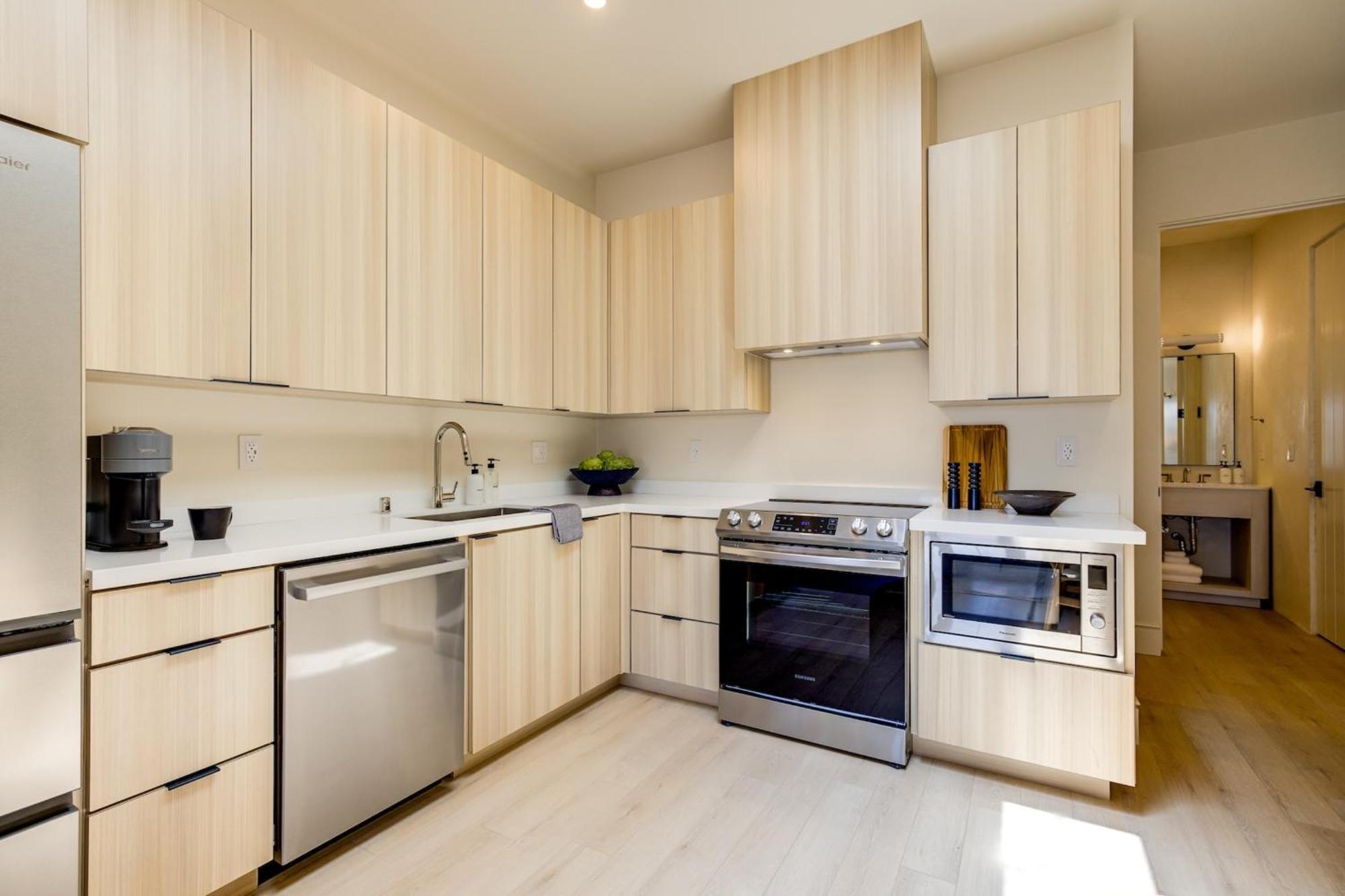 Casa De La Vina - Boutique Apartments In Downtown Santa Barbara Bagian luar foto